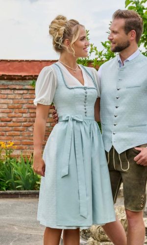 Auzinger-Kaiseralm-FS2026_6941-Dirndl_web Auzinger-Kaiseralm-FS2026_6941-Dirndl_web